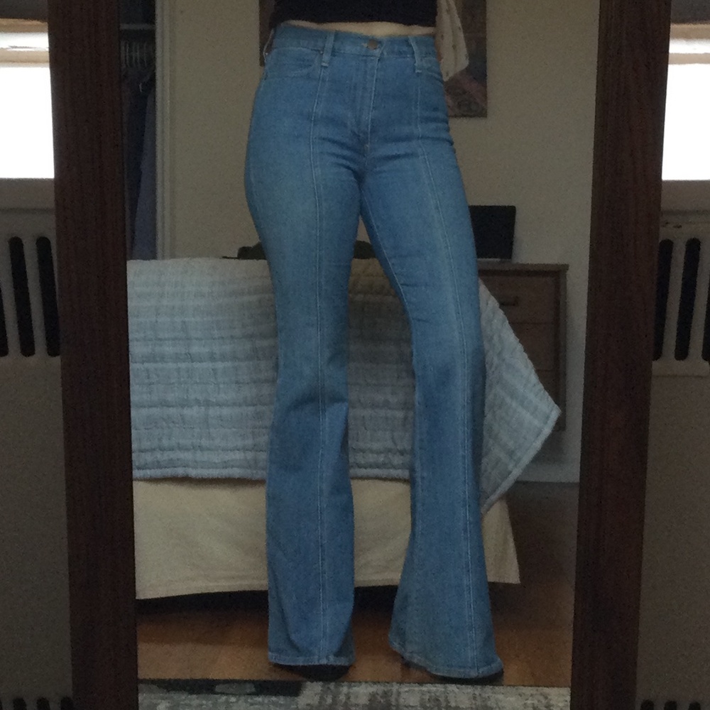 “Alice+Olivia” high rise- bell bottom Jeans  size 28